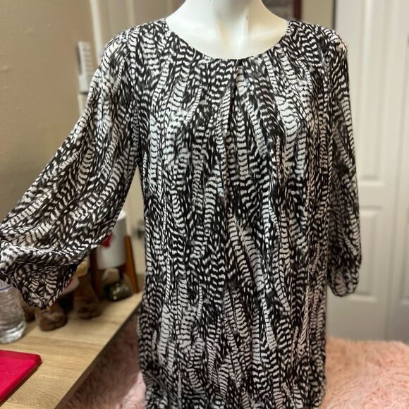 Dress - Picture 5 of 8